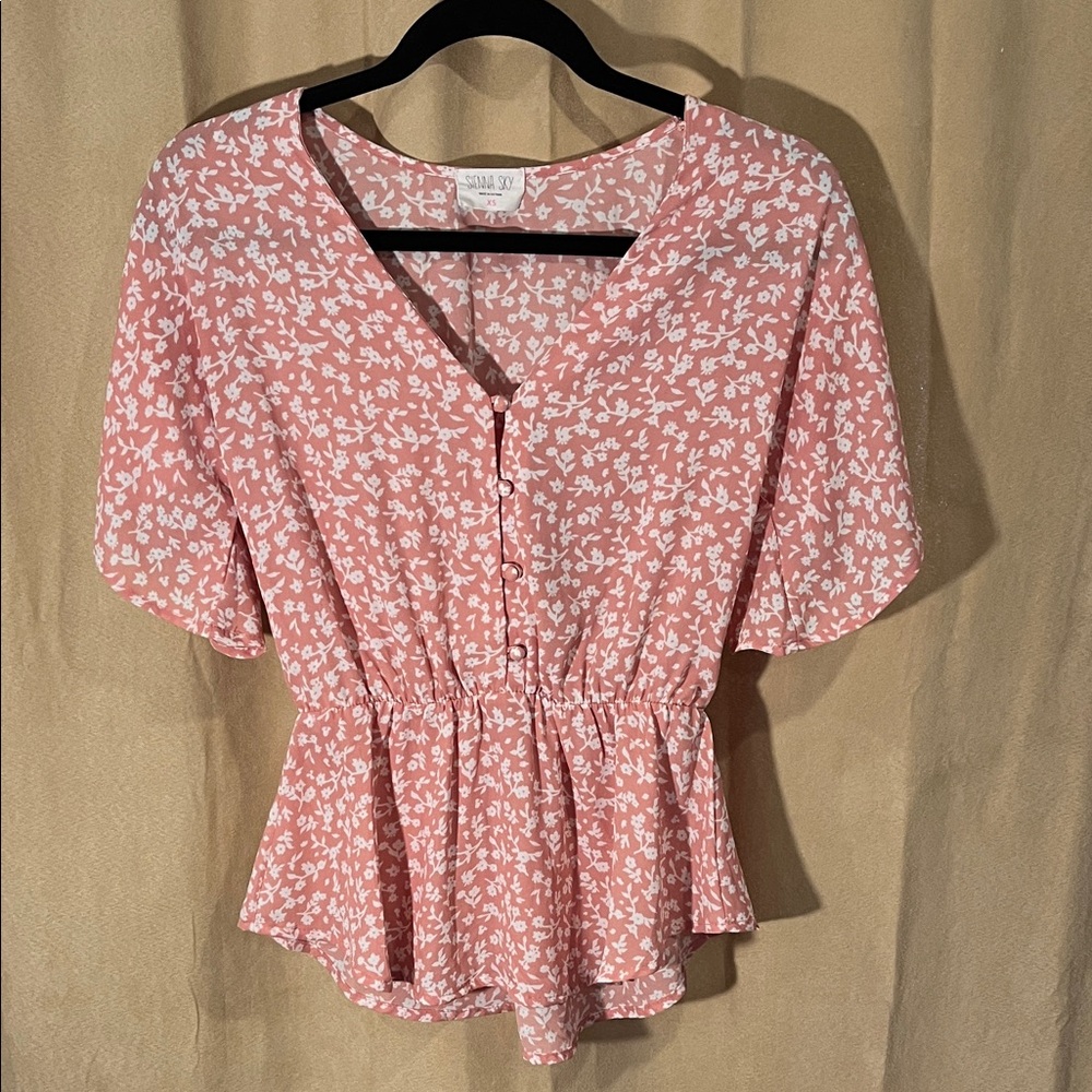 Sienna Sky Pink White Floral Button-Front Peplum Top